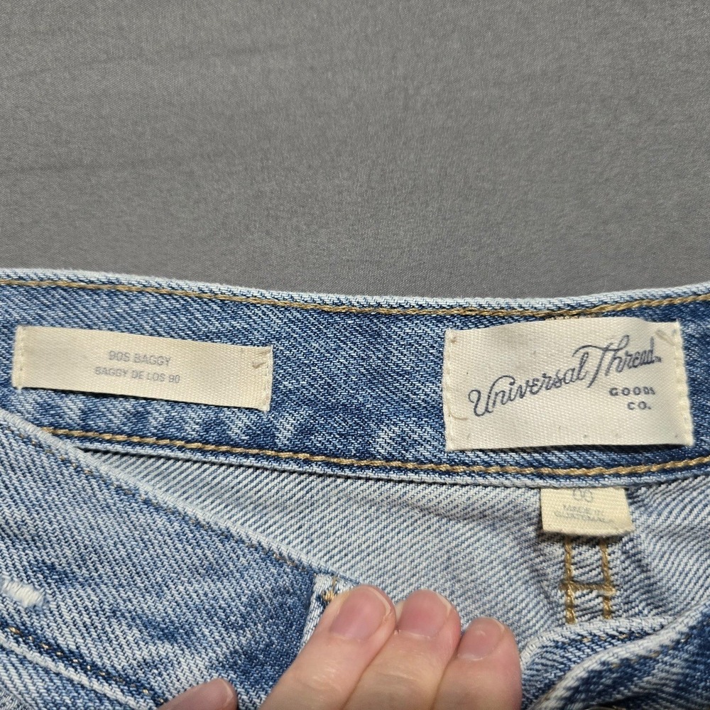 Universal Thread 90s Baggy Jeans Light Wash Distressed womens Size 00 27x32 - Picture 7 of 8